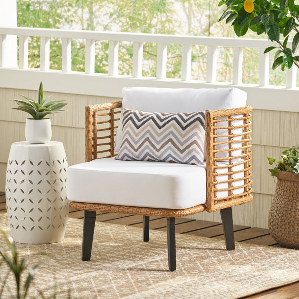 Outdoor Club Chair – Modern Wicker Chair with Acacia Wood Legs and Water-Resistant Cushions