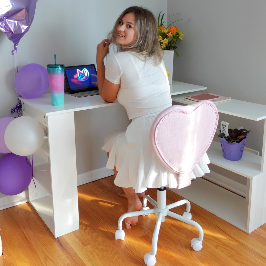 Pink Heart-Shaped Office Chair – Adjustable Height Cute Desk Chair with Wheels