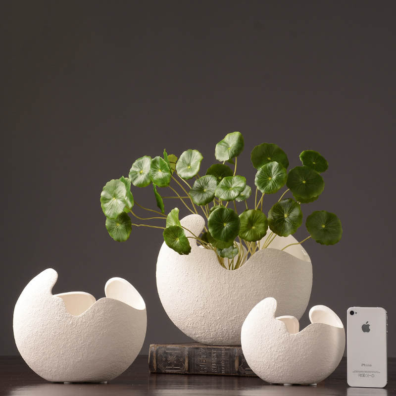 Set of white ceramic planters plot  for home decor 
